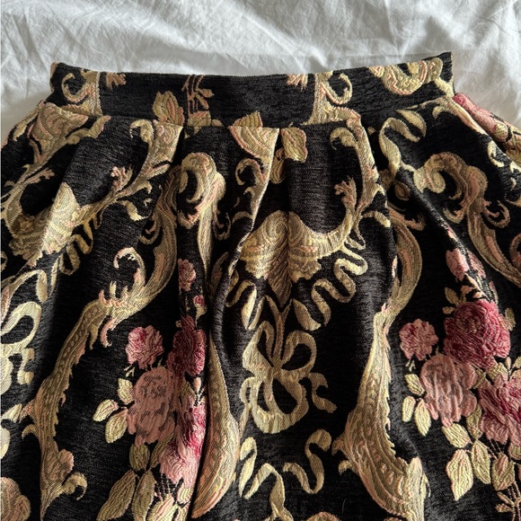 Brocade skirt with lining - Picture 4 of 7